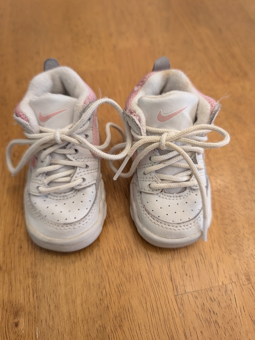 Vintage 1998 Nike Baby White and Pink Athletic Sneakers 2c